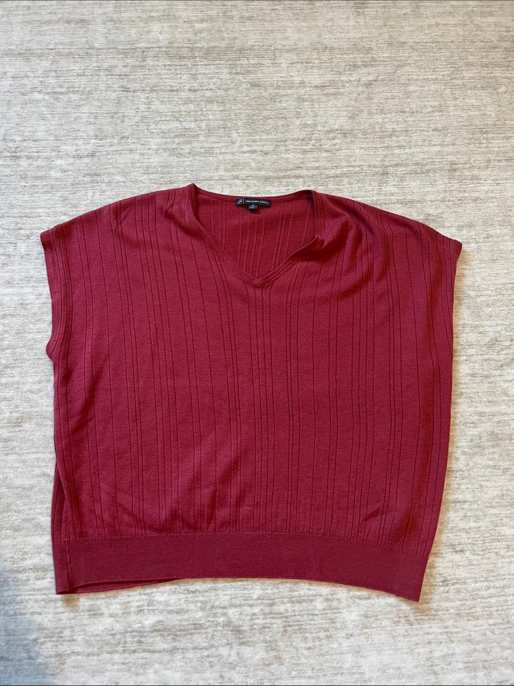 Adrianna Papell Ribbed Sleeveless V-Neck Top in Wine
